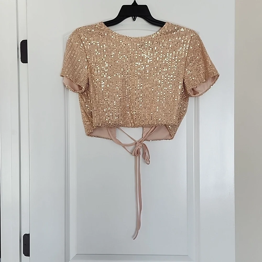 NWT GOLD EMBELLISHED SEQUINED CROP TOP OPEN TIE BACK LARGE - Picture 3 of 10